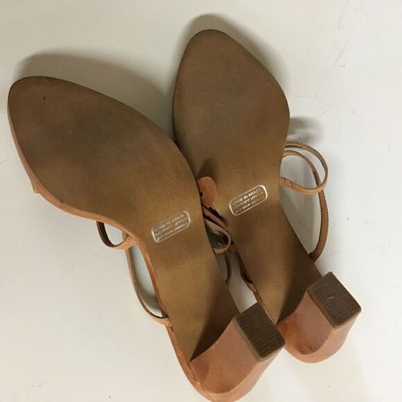 ‎DETAILS LEATHER SANDALS WITH FLOWER DETAIL. - Picture 2 of 6